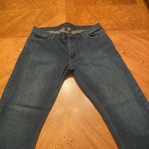 ‼️ Mens- Van Heusen, Dark Blue Faded Straight Legged Jeans- size 34x32 ‼️